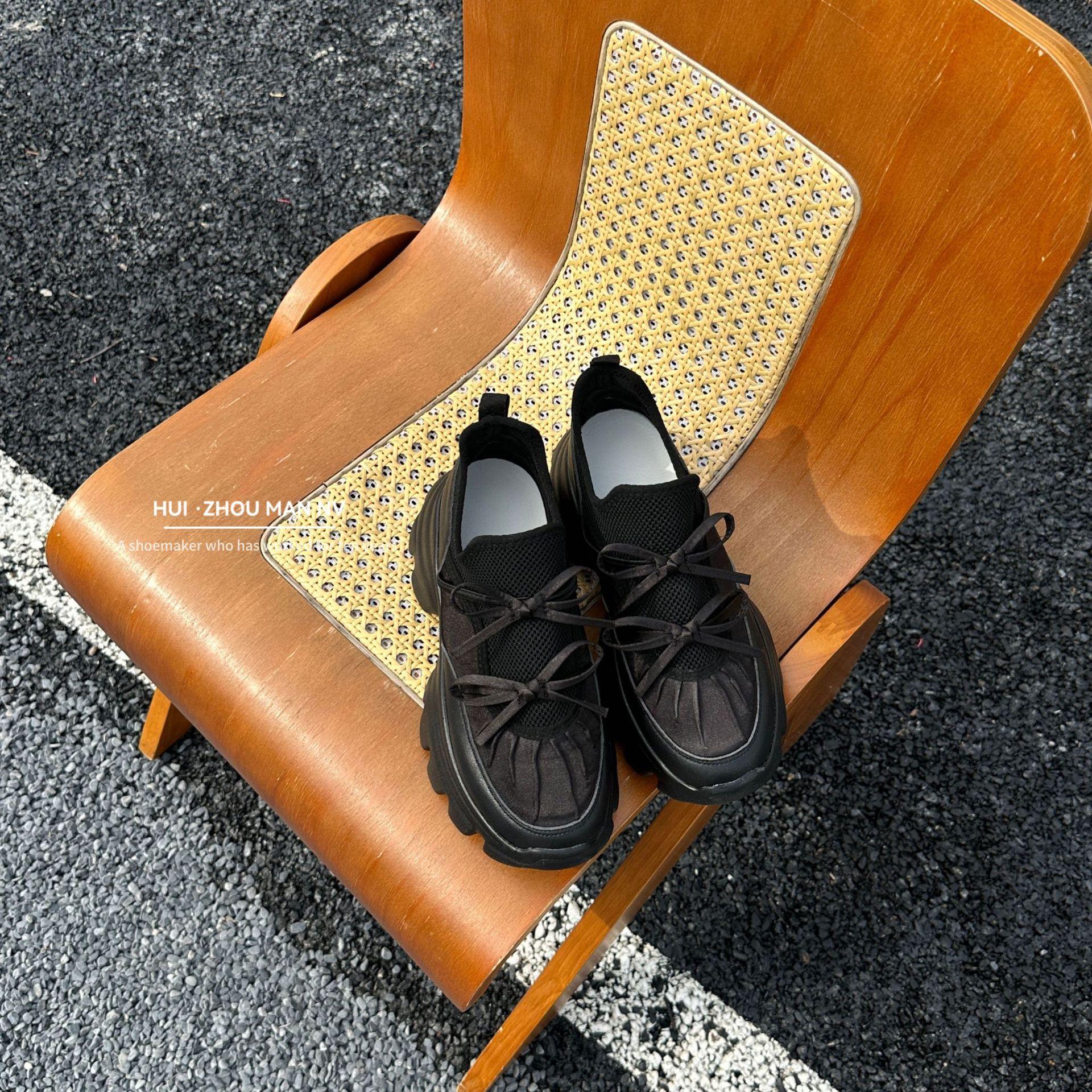 Ян Ми носит те же туфли Мэри Джейн на толстой подошве для женщин, новая модель 2025 года с бантом, повседневные спортивные туфли, увеличивающие рост, туфли папы 40 чёрный
Ян Ми носит те же туфли Мэри Джейн на толстой подошве для женщин, новая модель 2025 года с бантом, повседневные спортивные туфли, увеличивающие рост, туфли папы 40 чёрный