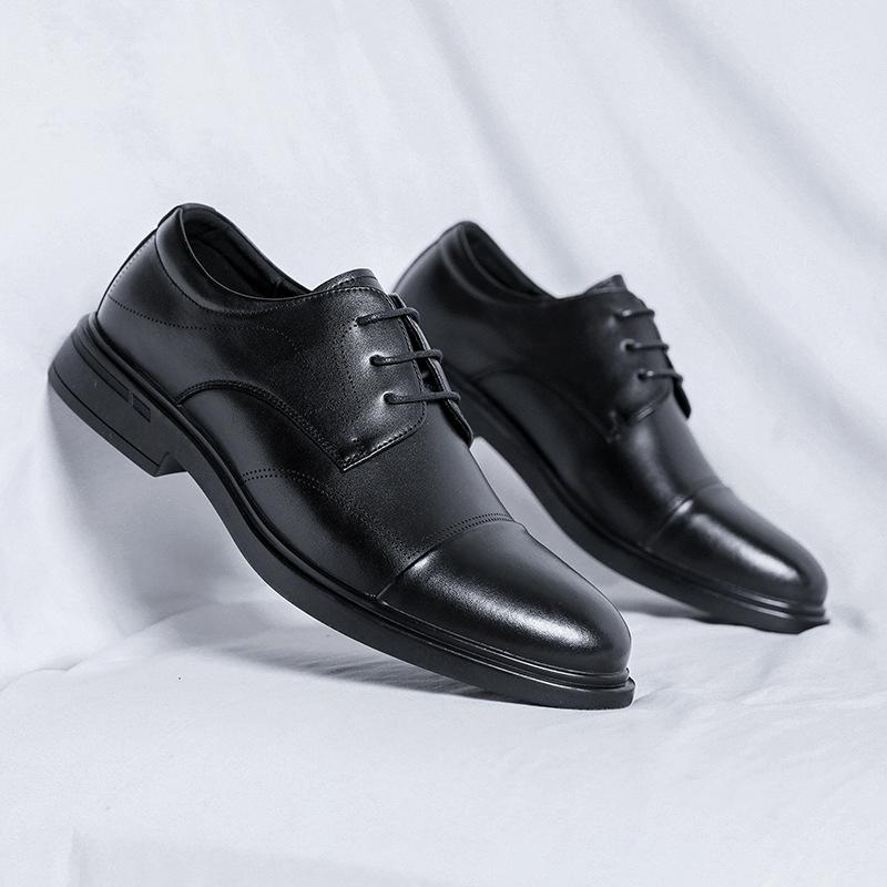 Мужские весенние и осенние кожаные туфли с заостренным носком, деловые туфли, туфли дерби в британском стиле, свадебные туфли для жениха, маленькие черные туфли 8050-R 38 чёрный
Мужские весенние и осенние кожаные туфли с заостренным носком, деловые туфли, туфли дерби в британском стиле, свадебные туфли для жениха, маленькие черные туфли 8050-R 38 чёрный