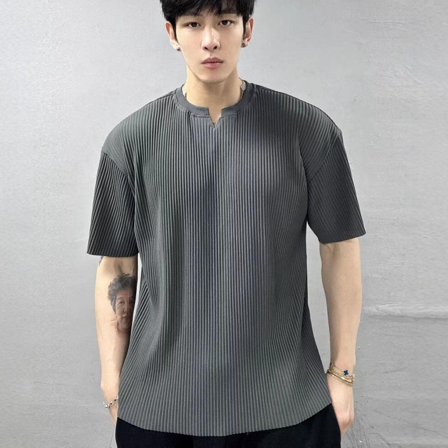 Men s Korean Style Ice Silk V-Neck Pleated T-Shirt - Summer Thin, Short-Sleeve, Breathable, Loose Fit Sports Fitness Top XL
Men s Korean Style Ice Silk V-Neck Pleated T-Shirt - Summer Thin, Short-Sleeve, Breathable, Loose Fit Sports Fitness Top XL