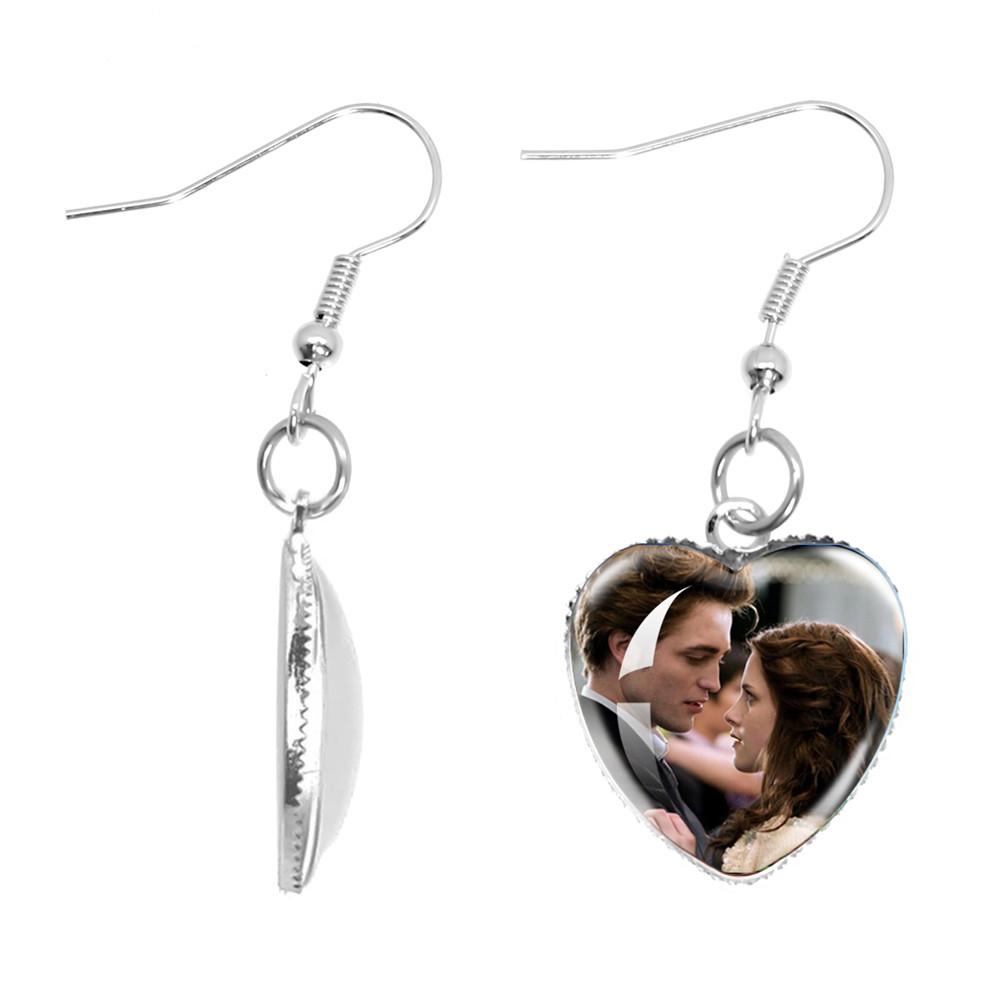 Twilight Movie Peach Heart Earrings Vampire Bella Edward Jacob Renesmee Figure Character Glass Peach Heart Earrings Jewelry Gift
Twilight Movie Peach Heart Earrings Vampire Bella Edward Jacob Renesmee Figure Character Glass Peach Heart Earrings Jewelry Gift