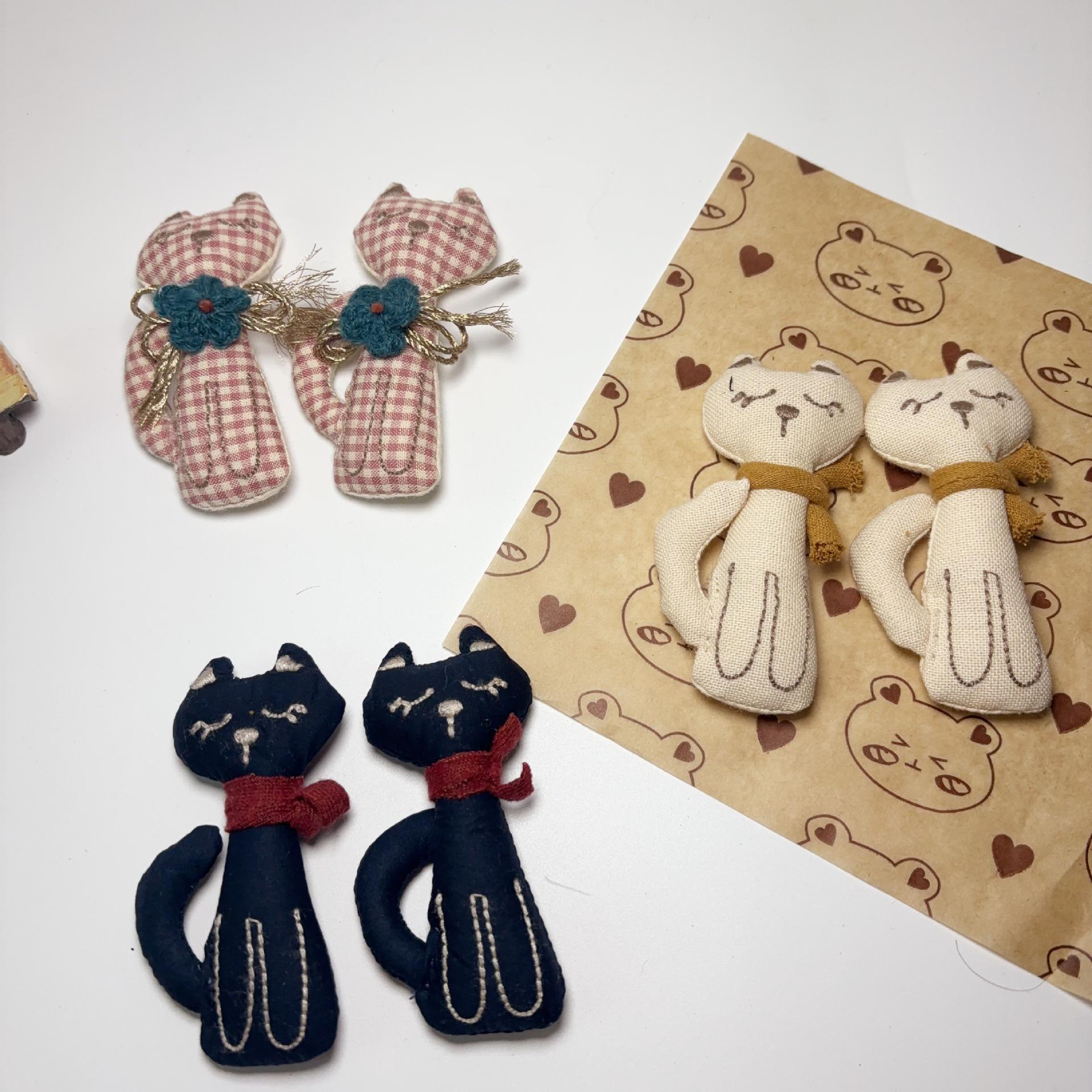 Mori-Style Retro Cartoon Cat 3D Handmade Cotton Brooch Guitar DIY Jewelry Accessory Navy Blue Cat
Mori-Style Retro Cartoon Cat 3D Handmade Cotton Brooch Guitar DIY Jewelry Accessory Navy Blue Cat