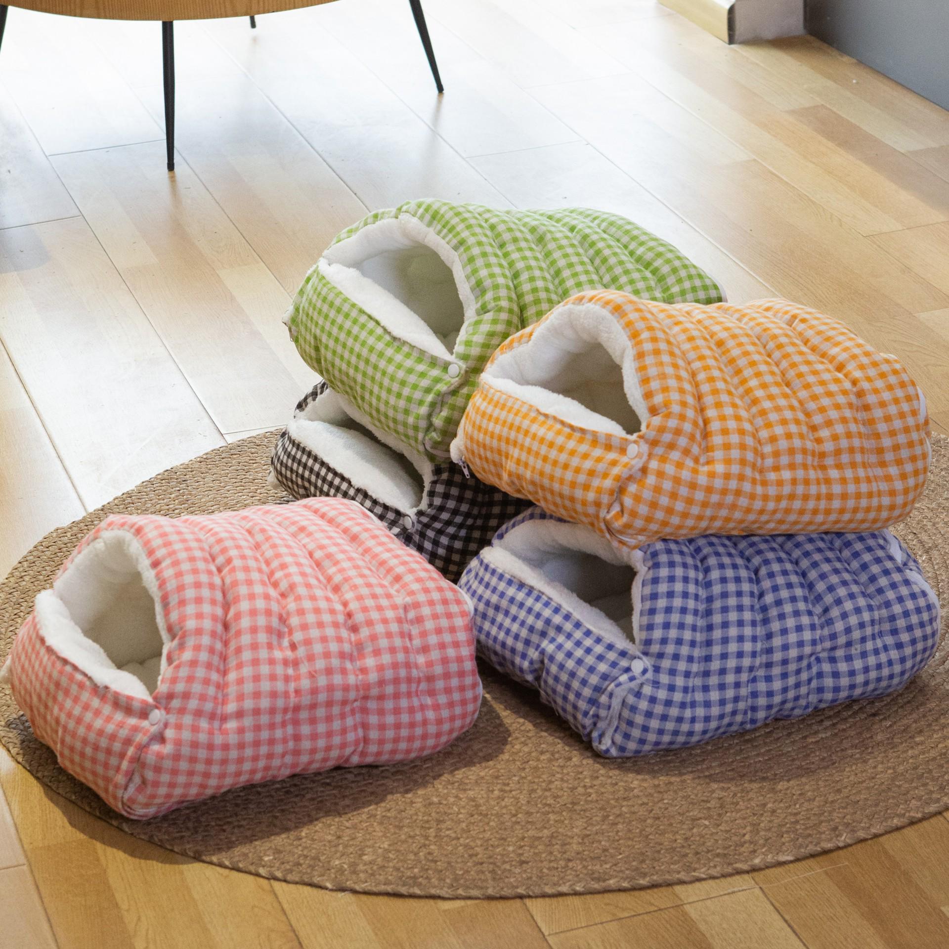 Cozy Plush Pet Nest: Washable All-Season Bed for Cats & Small Dogs Small (L30/W30/H20)
Cozy Plush Pet Nest: Washable All-Season Bed for Cats & Small Dogs Small (L30/W30/H20)