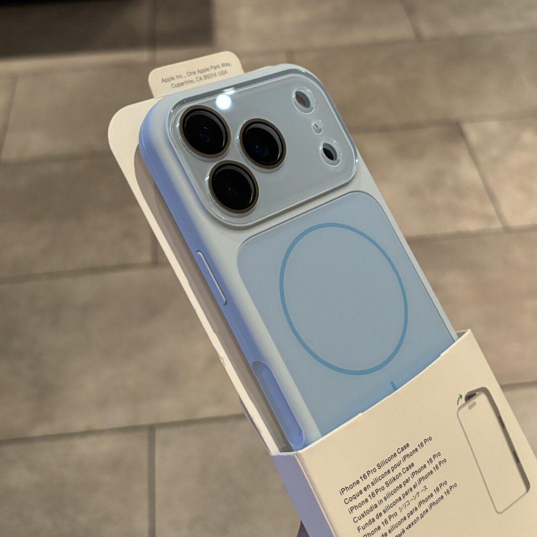 Compatible with iPhone 17 Pro Max, this liquid silicone case with a large window also fits Apple 16, offering magnetic protection. 17
Compatible with iPhone 17 Pro Max, this liquid silicone case with a large window also fits Apple 16, offering magnetic protection. 17