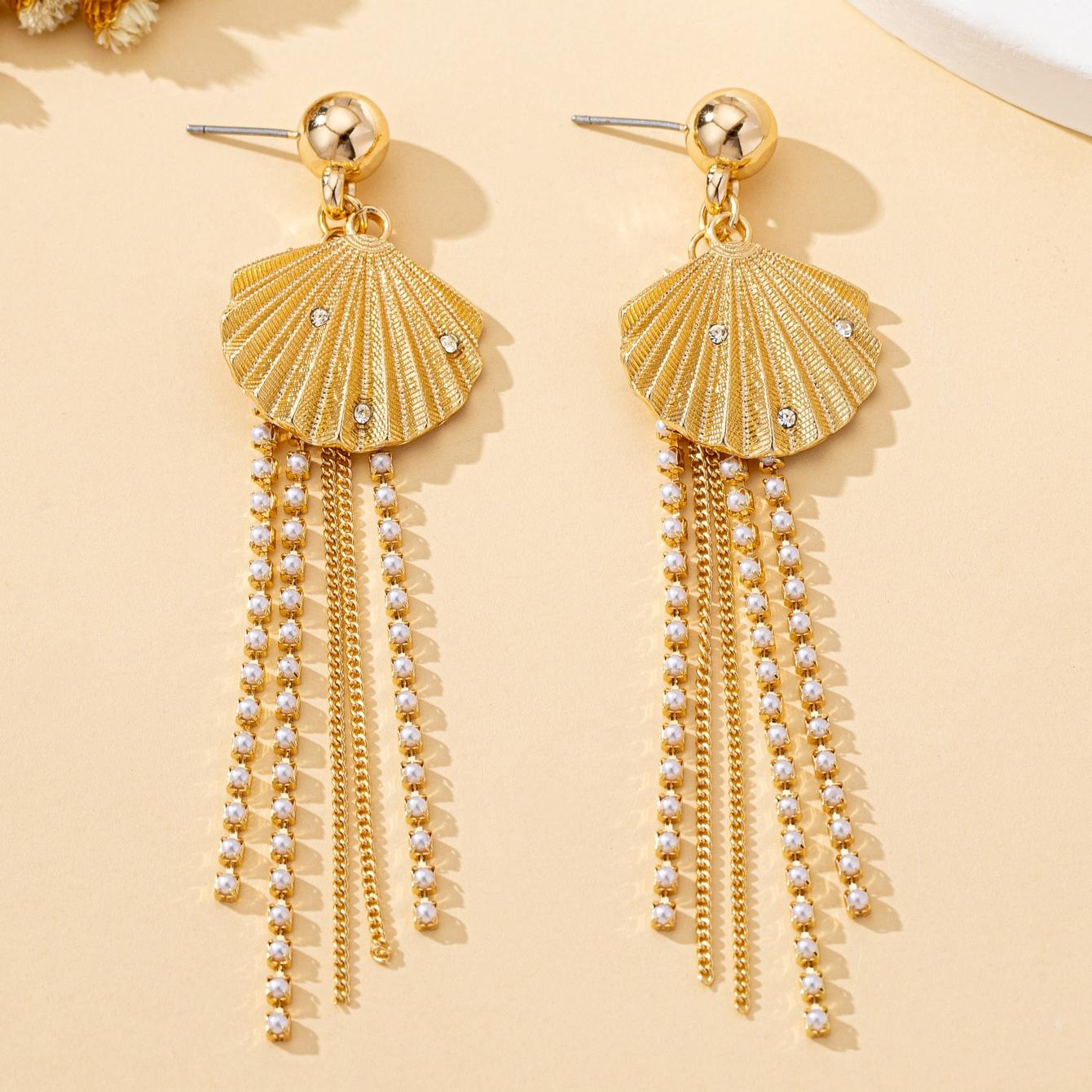A Pair of Women s Earrings, Shell Tassel Medium-Long Earrings, Suitable for Daily Wear and Vacation Wear
A Pair of Women s Earrings, Shell Tassel Medium-Long Earrings, Suitable for Daily Wear and Vacation Wear