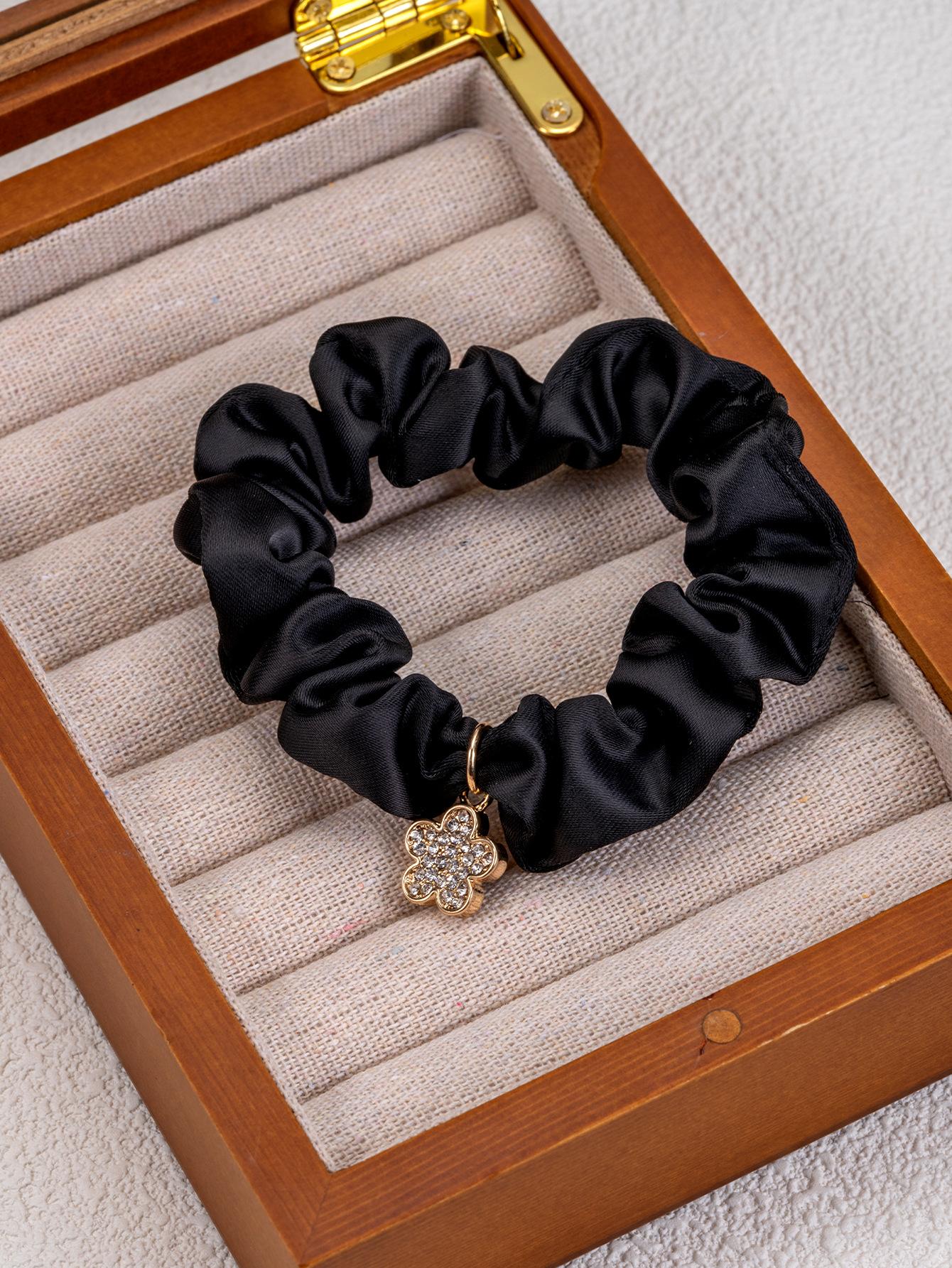 Fashion Temperament Large Intestine Circle Cute Fabric Elastic High Sense Daily Versatile Hair Rope Women чорний
Fashion Temperament Large Intestine Circle Cute Fabric Elastic High Sense Daily Versatile Hair Rope Women чорний