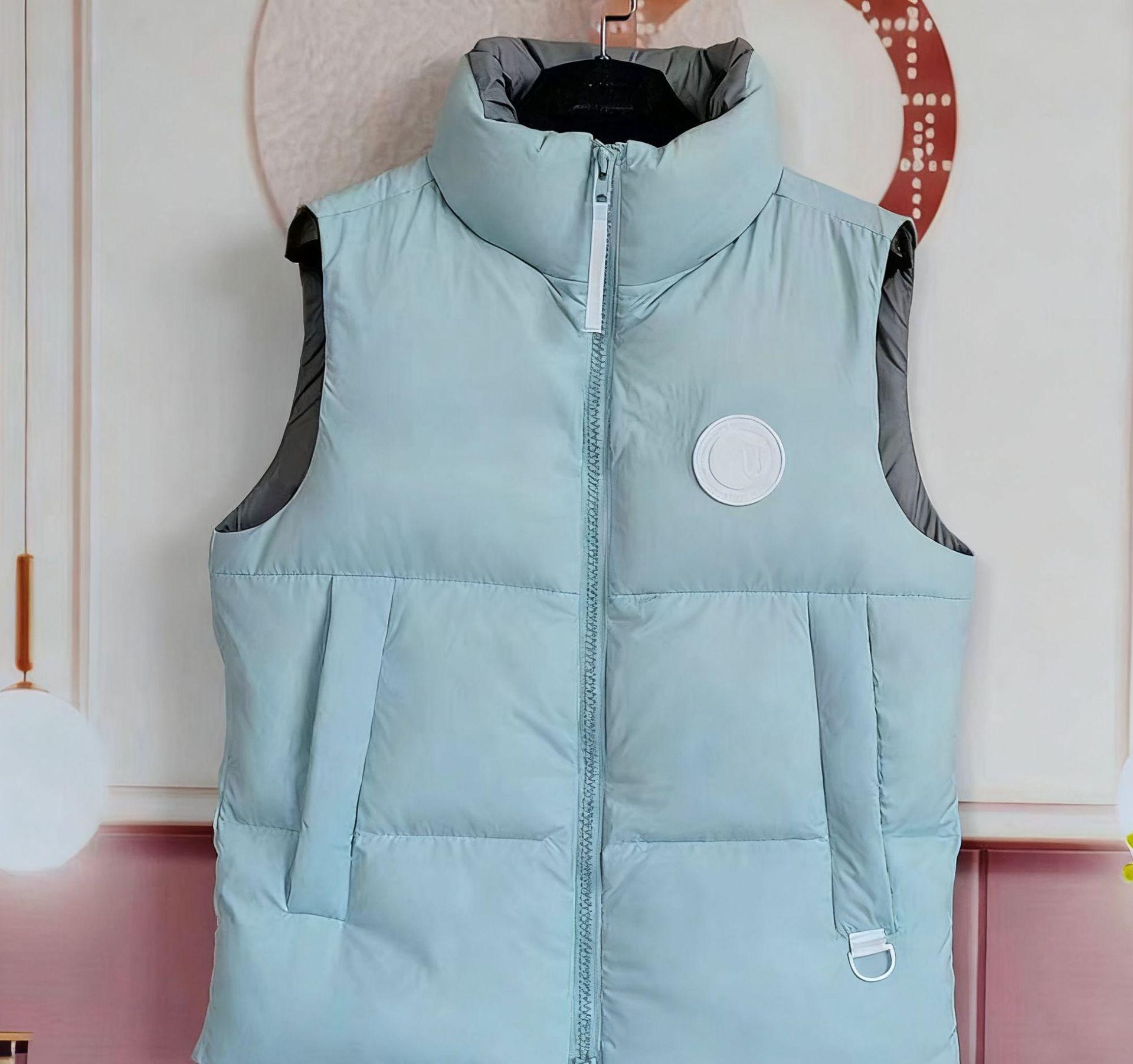 2025CG Преміальний жилет Canada Goose зі стоячим коміром та новим логотипом-значком - Стильний та теплий для пар Large
2025CG Преміальний жилет Canada Goose зі стоячим коміром та новим логотипом-значком - Стильний та теплий для пар Large