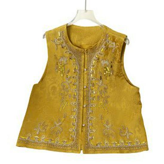 Vintage Frog Button Vest for Middle-Aged Women – Lightweight, Loose Fit, National Style L жёлтый
Vintage Frog Button Vest for Middle-Aged Women – Lightweight, Loose Fit, National Style L жёлтый