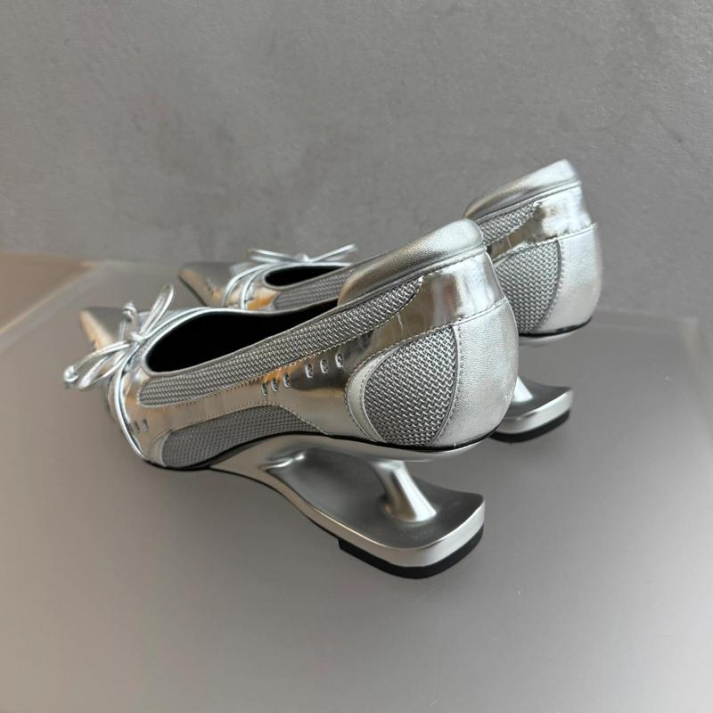 Silver Pointed-toe High Heels 2025 Spring and Autumn New Style Elegant Bow Shallow Mouth Floating Single Shoe Dress 40
Silver Pointed-toe High Heels 2025 Spring and Autumn New Style Elegant Bow Shallow Mouth Floating Single Shoe Dress 40