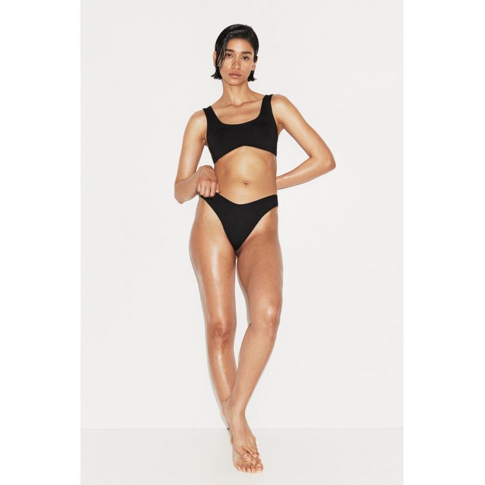 Плавки бикини HM черные
Плавки бикини HM черные