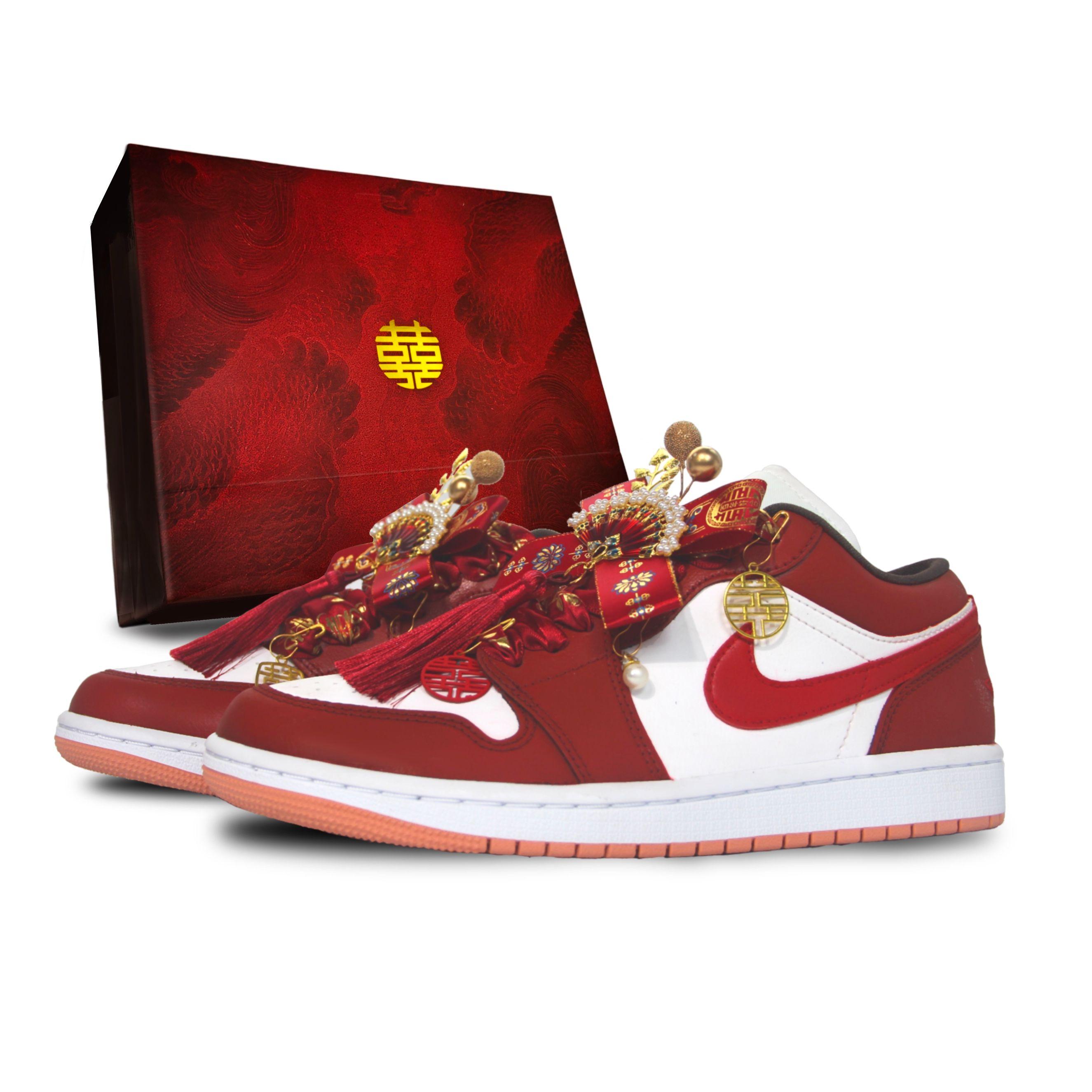 Jordan Air Jordan 1 A Perfect Match, Box Included Abrasion Resistant Low top Vintage Basketball Shoes Unisex Red DC0774-182(Team1137-) 35.5
Jordan Air Jordan 1 A Perfect Match, Box Included Abrasion Resistant Low top Vintage Basketball Shoes Unisex Red DC0774-182(Team1137-) 35.5