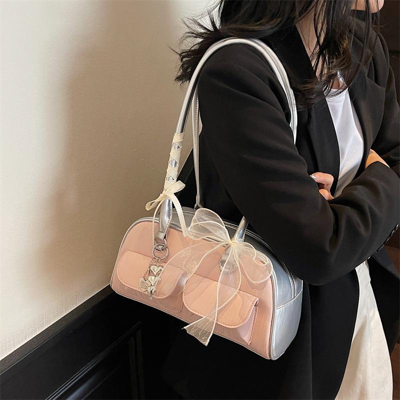 Niche premium underarm bag women s new contrasting color handbag large-capacity shoulder bowling bag
Niche premium underarm bag women s new contrasting color handbag large-capacity shoulder bowling bag