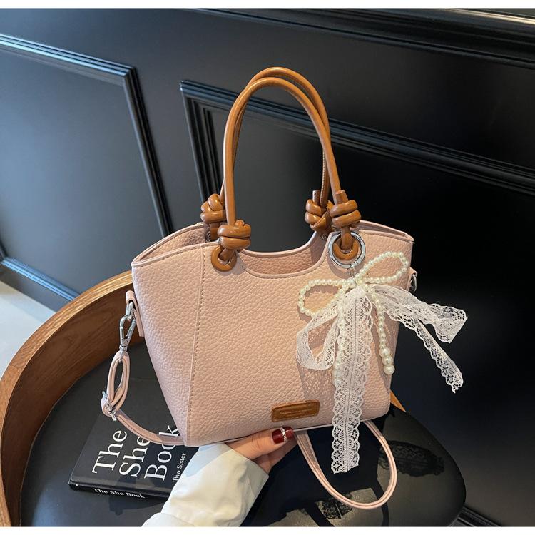 Сумка премиум-класса с нишевым контрастным цветом, 2025, новая модная трендовая наплечная сумка, универсальная сумка-мессенджер, сумка-ведро бежевый
Сумка премиум-класса с нишевым контрастным цветом, 2025, новая модная трендовая наплечная сумка, универсальная сумка-мессенджер, сумка-ведро бежевый