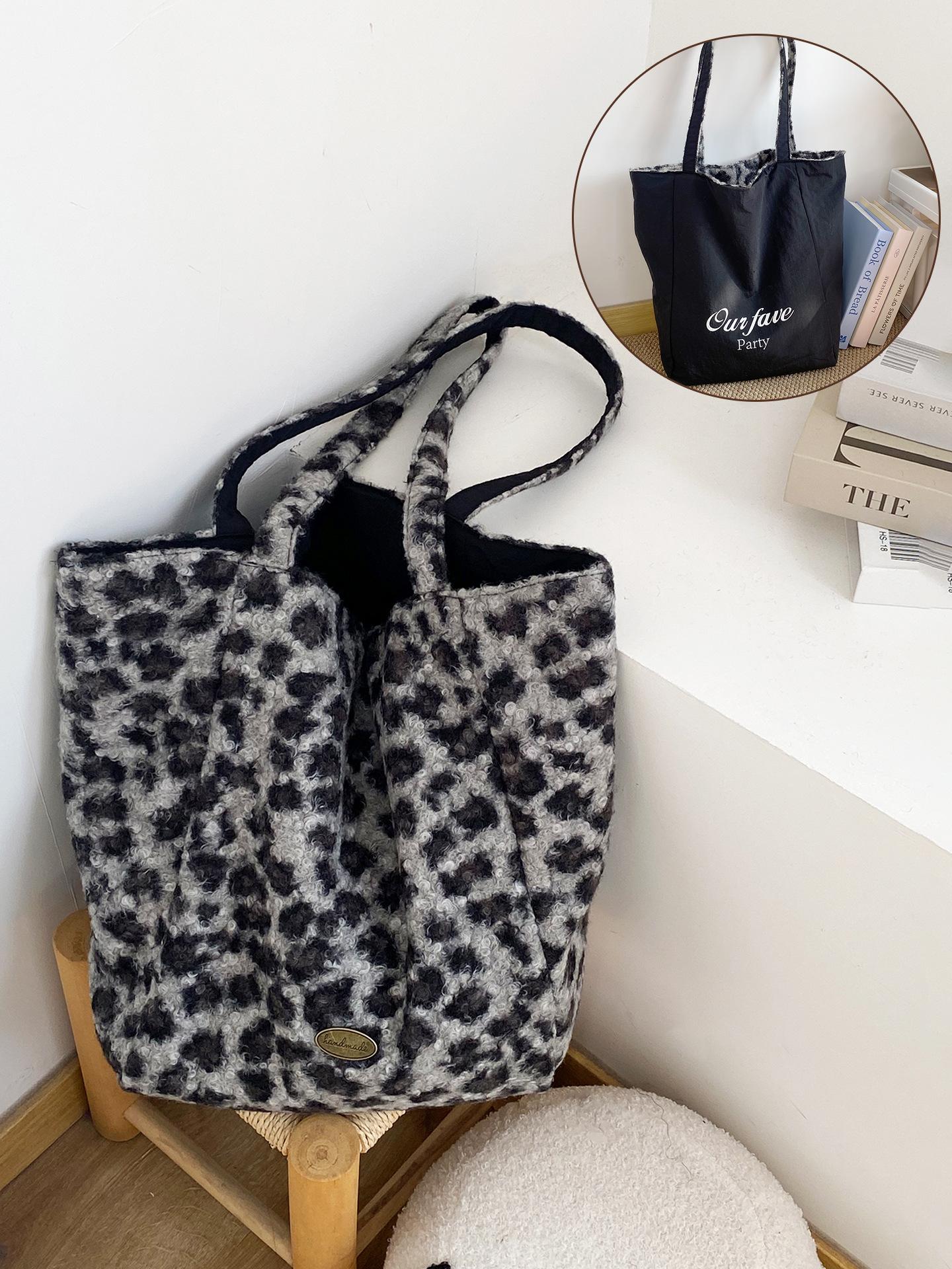 Sweet Cool Leopard Print Plush Women s Shoulder Bags Ethnic Style Female Messenger Bag Fall Winter Large Capacity Ladies Handbag
Sweet Cool Leopard Print Plush Women s Shoulder Bags Ethnic Style Female Messenger Bag Fall Winter Large Capacity Ladies Handbag