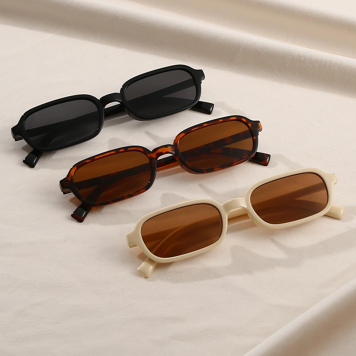 3Pcs Fashionable Oval Frame Glasses Multi-Color Decorative Glasses Style Novel Suitable for Any Face Shape
3Pcs Fashionable Oval Frame Glasses Multi-Color Decorative Glasses Style Novel Suitable for Any Face Shape