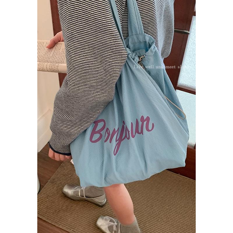 Bag Korean Lazy Wind Underarm Bag Women s New Alphabet Printed Tote Bag Fashion Shoulder Cloth Bag
Bag Korean Lazy Wind Underarm Bag Women s New Alphabet Printed Tote Bag Fashion Shoulder Cloth Bag