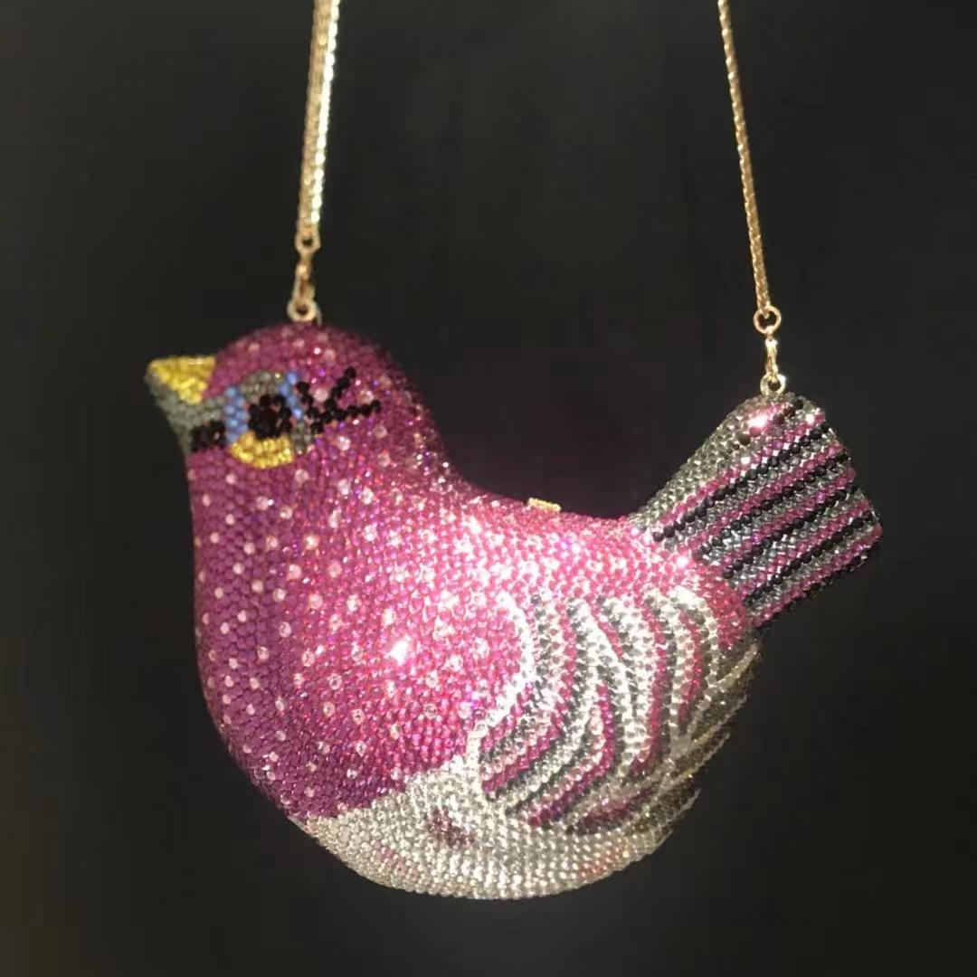 Bird Diamond Evening Bag Clutches Champagne/White/Yellow Crystal Wedding Purse Luxury Women Rhinestone Party Prom Handbags 18mX13cmX6cm
Bird Diamond Evening Bag Clutches Champagne/White/Yellow Crystal Wedding Purse Luxury Women Rhinestone Party Prom Handbags 18mX13cmX6cm