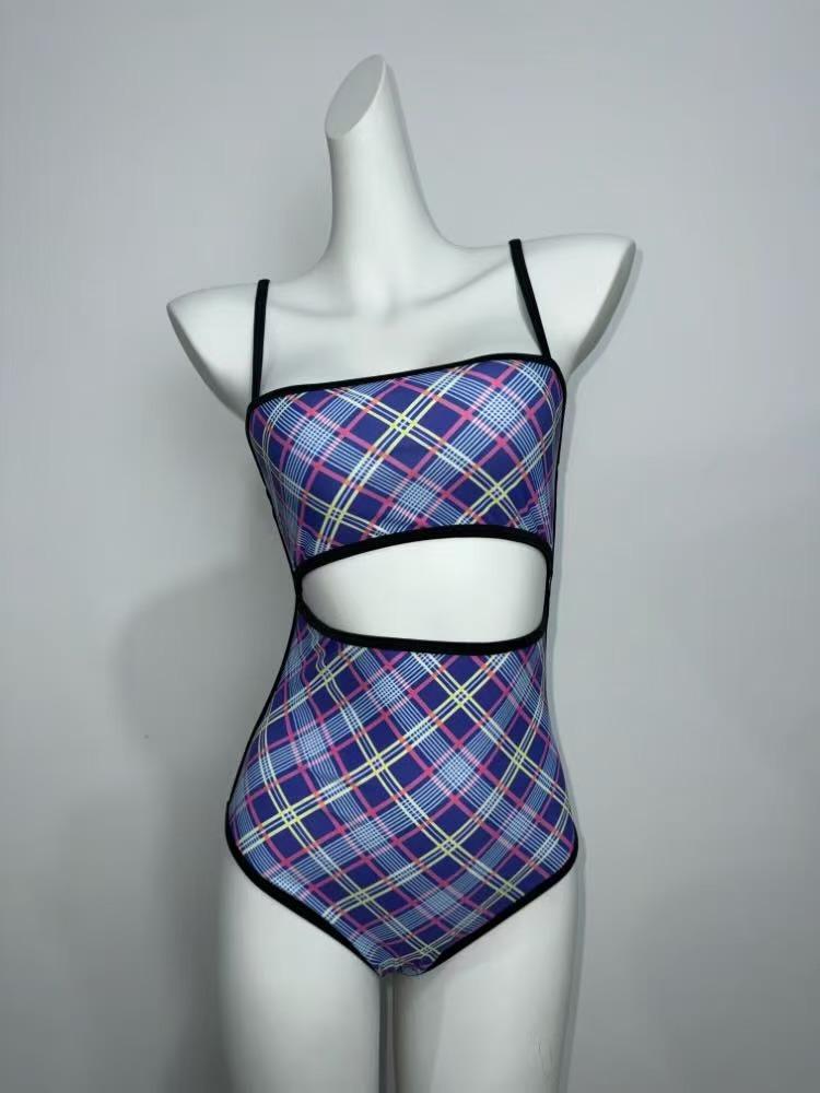 One-piece retro-printed suspender swimsuit pure desire beauty back waist small chest sports hot spring vacation M
One-piece retro-printed suspender swimsuit pure desire beauty back waist small chest sports hot spring vacation M