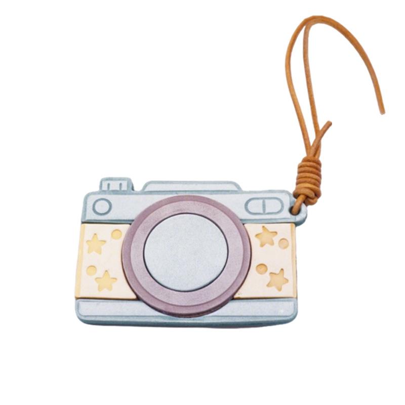 Creative handmade machine phase retro double-sided thickened Italian imported tree paste bark, leather pendant світло-синій колір
Creative handmade machine phase retro double-sided thickened Italian imported tree paste bark, leather pendant світло-синій колір