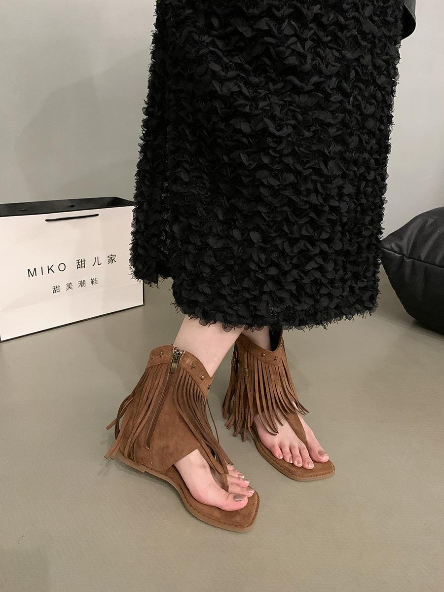 2025 summer new Internet celebrity short cool boots fringed feet open toe side zipper heightening Roman sandals 39
2025 summer new Internet celebrity short cool boots fringed feet open toe side zipper heightening Roman sandals 39