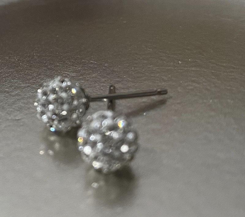Xue Xiaowan light luxury simple sparkling genuine imported rhinestone small planet silver stud earrings spot ins 925 silver
Xue Xiaowan light luxury simple sparkling genuine imported rhinestone small planet silver stud earrings spot ins 925 silver