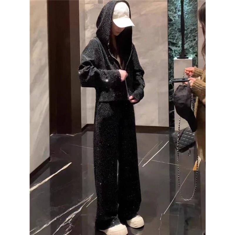New Women s Shiny Tracksuit Loose Fit Hoodie Wide Leg Pants Casual Outfit L чёрный
New Women s Shiny Tracksuit Loose Fit Hoodie Wide Leg Pants Casual Outfit L чёрный