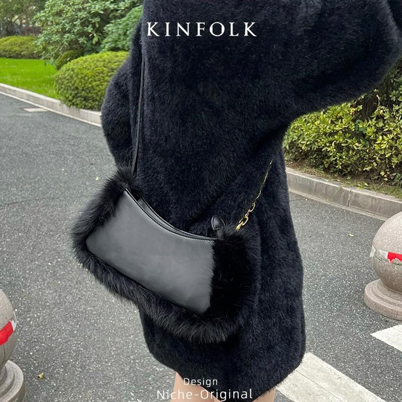 Crossbody Bag Women 2025 New All-matching Chain Fur Niche Retro One-shoulder Underarm Splicing Stick
Crossbody Bag Women 2025 New All-matching Chain Fur Niche Retro One-shoulder Underarm Splicing Stick