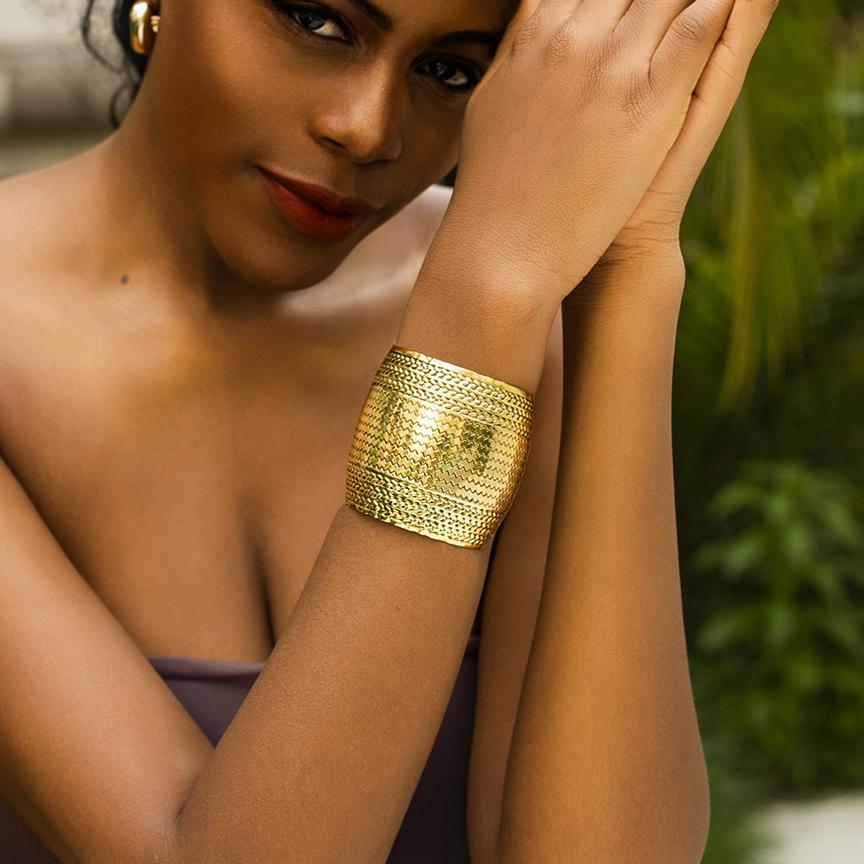 Africa Tribal Ethnic Exaggerated Metal Open Cuff Bangles Women Punk Antique Gold Color Arm Bracelet Grunge Jewelry Steampunk Men
Africa Tribal Ethnic Exaggerated Metal Open Cuff Bangles Women Punk Antique Gold Color Arm Bracelet Grunge Jewelry Steampunk Men