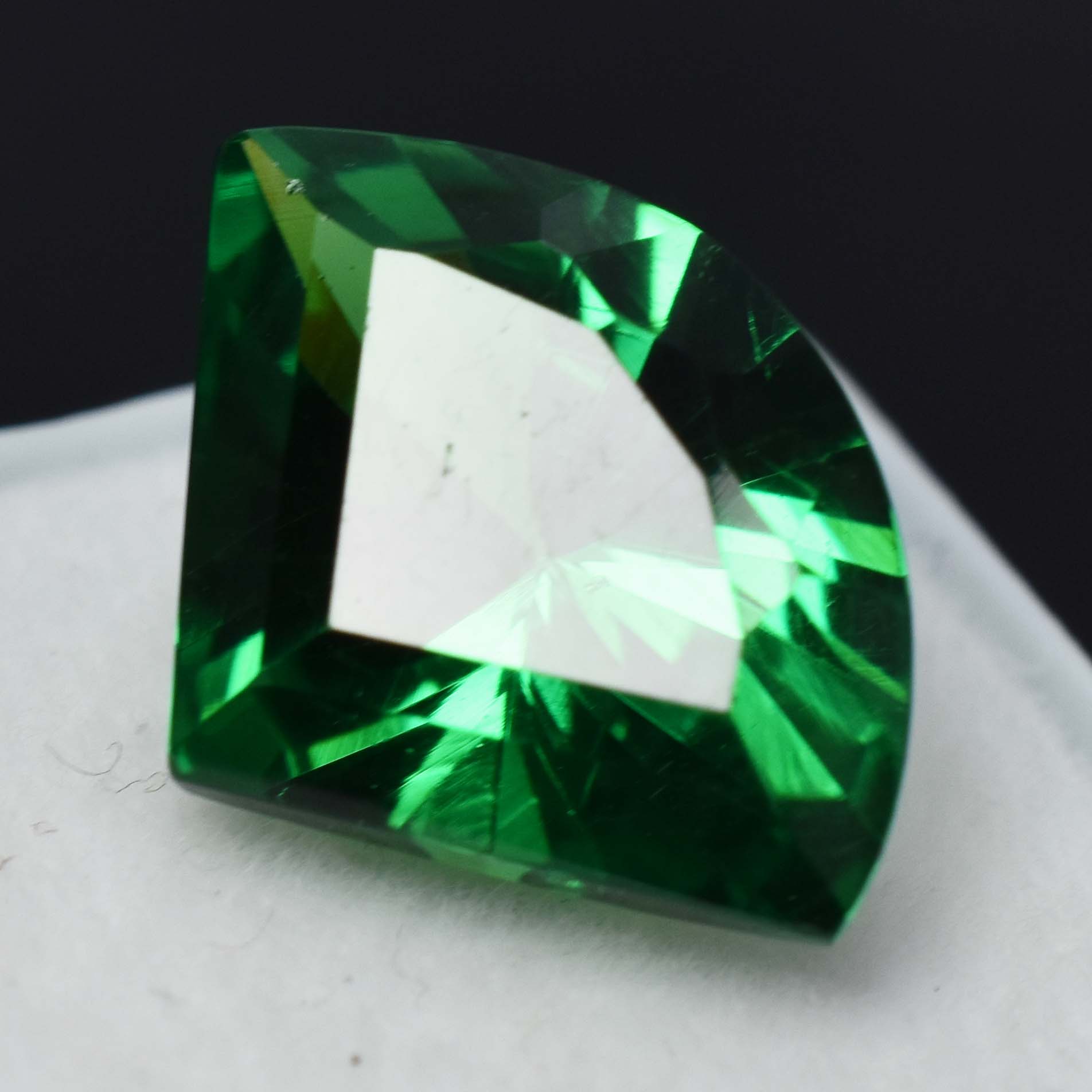 NATURAL Green Tsavorite Garnet 9.10 Ct Fancy Cut CERTIFIED Loose Gemstone 16 mm Approx. зелений
NATURAL Green Tsavorite Garnet 9.10 Ct Fancy Cut CERTIFIED Loose Gemstone 16 mm Approx. зелений
