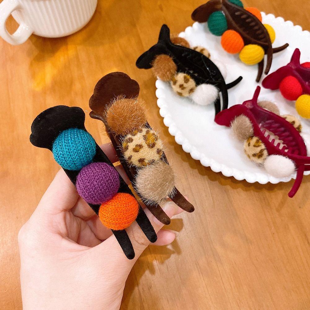 Washing Face For Girl Hair Accessories Plush Ball Hair Claw Women Hair Clips Korean Style Crab Clip
Washing Face For Girl Hair Accessories Plush Ball Hair Claw Women Hair Clips Korean Style Crab Clip