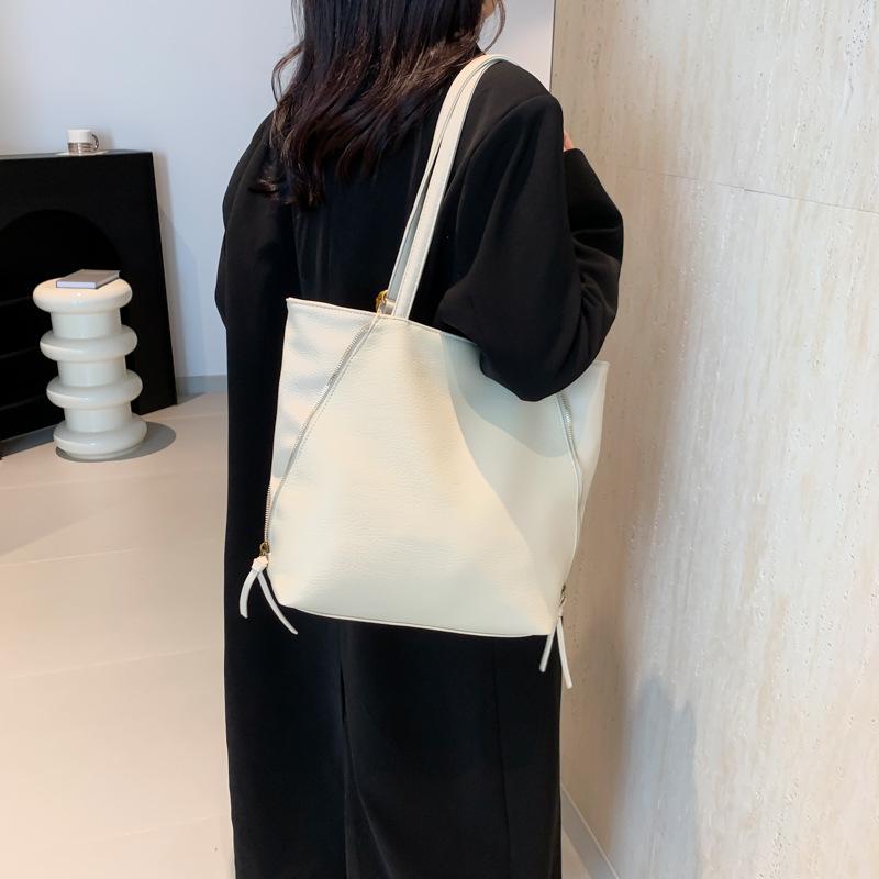 Tide students class tote bag women 2025 simple casual large capacity backpack shoulder bag 29*11.5*32 темно-коричневого кольору
Tide students class tote bag women 2025 simple casual large capacity backpack shoulder bag 29*11.5*32 темно-коричневого кольору