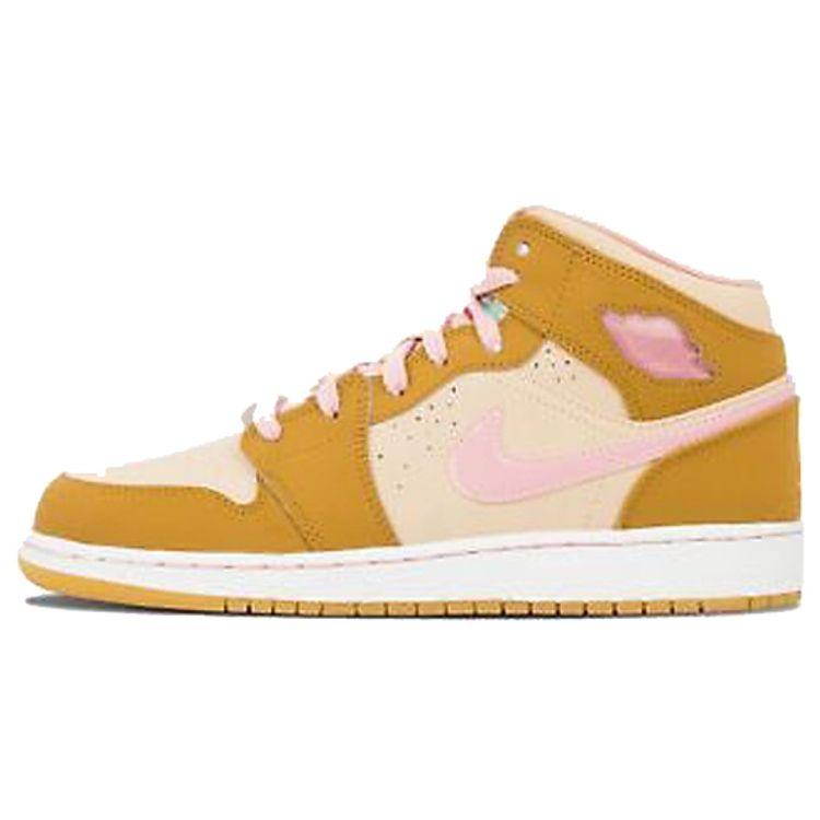 Кроссовки Air Jordan 1 Mid GG Lola Bunny Kids коричневые, пшенично-розовые, глазурь-мерцание 724072-730
Кроссовки Air Jordan 1 Mid GG Lola Bunny Kids коричневые, пшенично-розовые, глазурь-мерцание 724072-730
