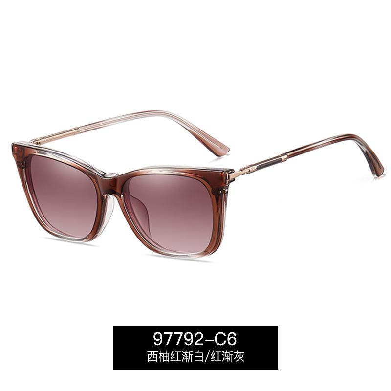 Fashion Clip On Myopia Glasses Women 2 In 1 Optical Magnetic Polarized Sunglasses Anti Glare Driving Eyewear UV400 -1-3 0
Fashion Clip On Myopia Glasses Women 2 In 1 Optical Magnetic Polarized Sunglasses Anti Glare Driving Eyewear UV400 -1-3 0