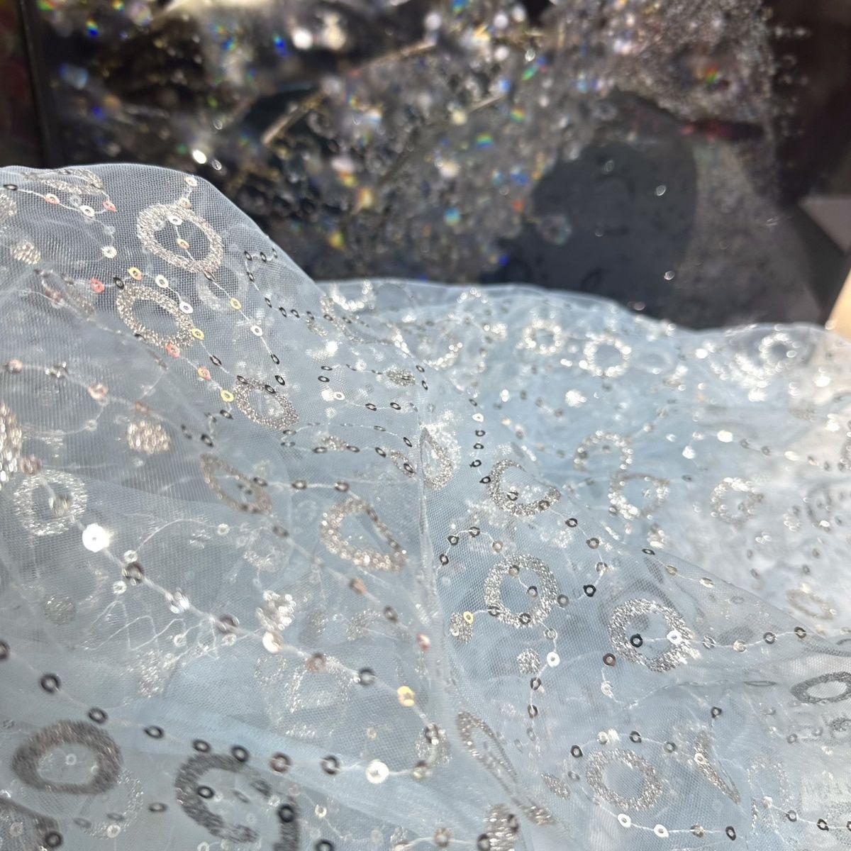 Embroidered sequin round patchwork net fabric suitable for wedding dresses formal gowns and designer clothing fabrics 1.3M&1M синий
Embroidered sequin round patchwork net fabric suitable for wedding dresses formal gowns and designer clothing fabrics 1.3M&1M синий