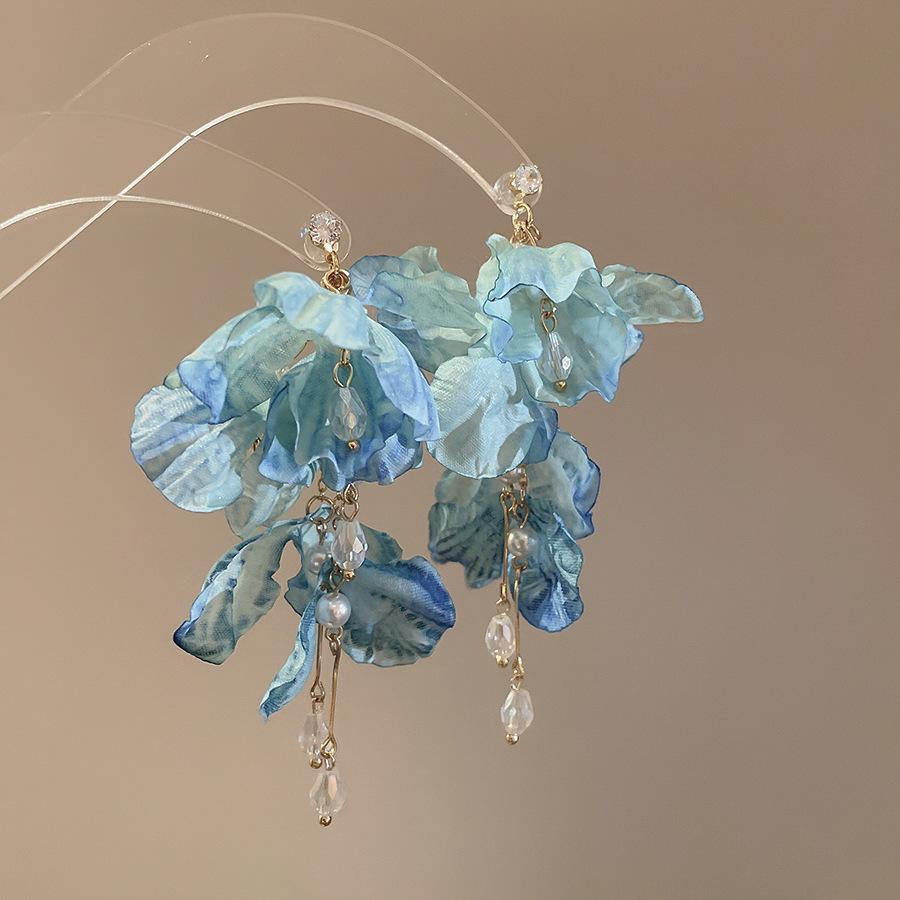 Zircon pearl flower fringed earrings fashionable and fresh stud earrings high sense niche temperament versatile earrings women
Zircon pearl flower fringed earrings fashionable and fresh stud earrings high sense niche temperament versatile earrings women