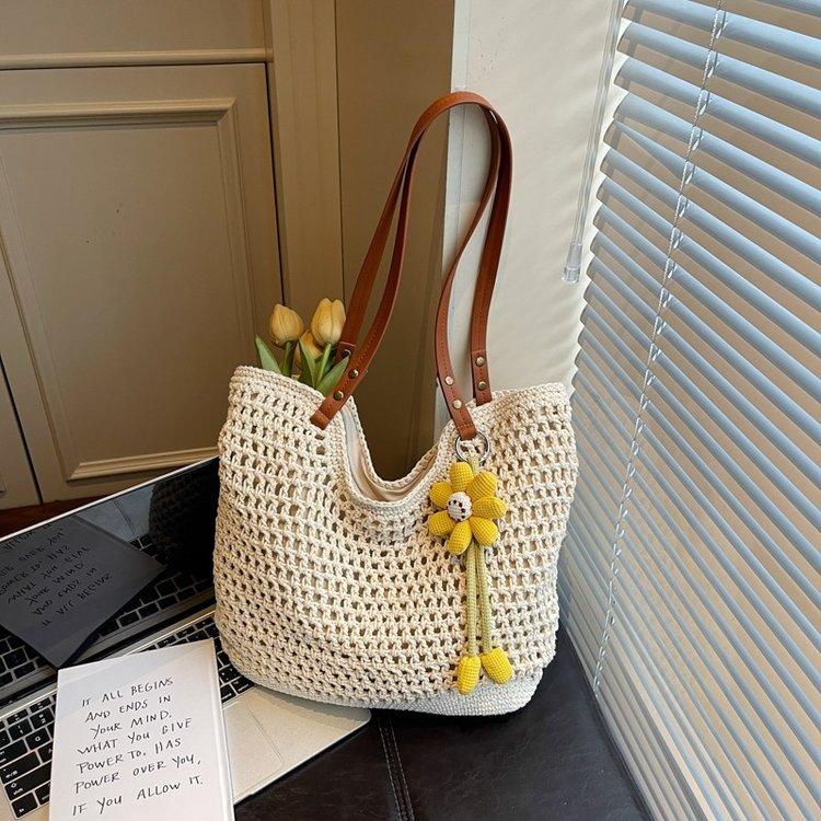 Cutout Women’s beach bag mesh Women’s beach tote bag Summer ladies handbag Suitable for the beach seaside vacati
Cutout Women’s beach bag mesh Women’s beach tote bag Summer ladies handbag Suitable for the beach seaside vacati