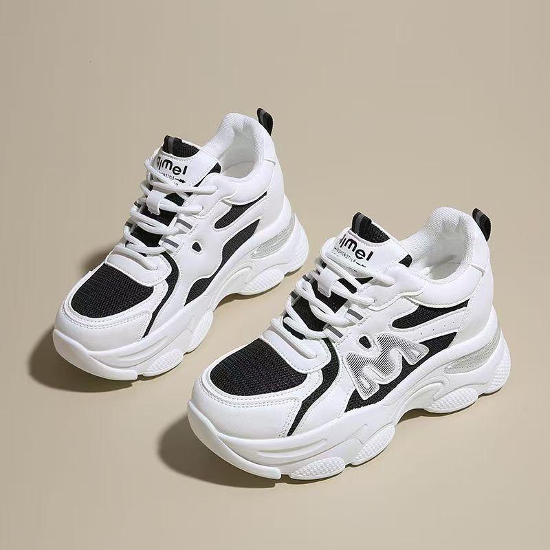 Женские новые весенне-осенние спортивные туфли на толстой подошве с воздушной амортизацией, увеличивающие внутреннюю высоту, подчеркивающие стопу, маленькие школьные повседневные туфли 35 чёрный
Женские новые весенне-осенние спортивные туфли на толстой подошве с воздушной амортизацией, увеличивающие внутреннюю высоту, подчеркивающие стопу, маленькие школьные повседневные туфли 35 чёрный