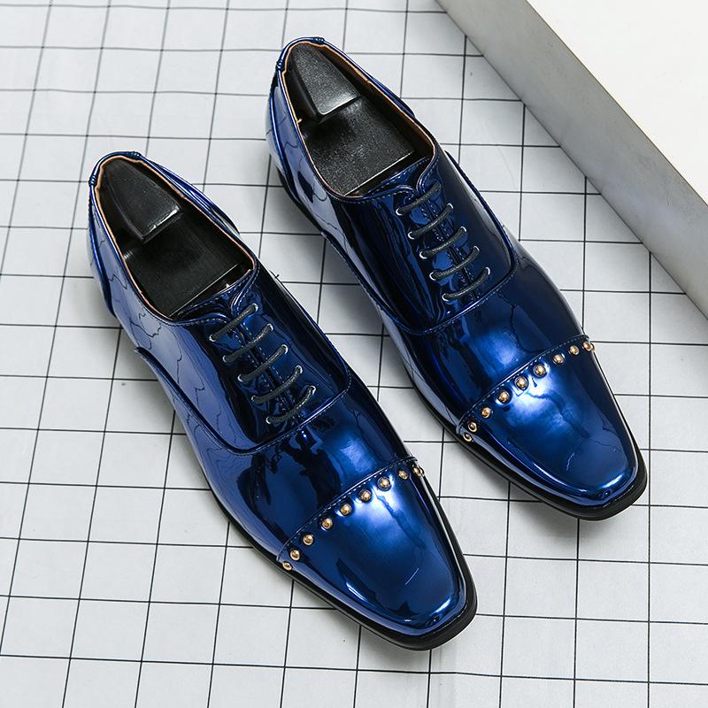 Men s glossy pointed casual leather shoes Korean version of business dress fashion trendy shoes leather shoes large size youth leather shoes men 45
Men s glossy pointed casual leather shoes Korean version of business dress fashion trendy shoes leather shoes large size youth leather shoes men 45