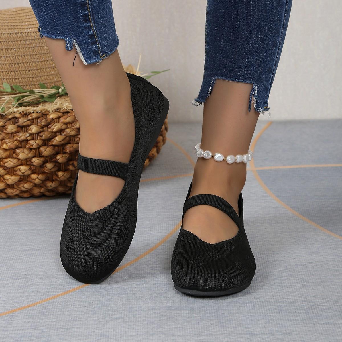 Single shoes summer shallow mouth one pedal knitted hollow soft sole shoes 36 чорний
Single shoes summer shallow mouth one pedal knitted hollow soft sole shoes 36 чорний