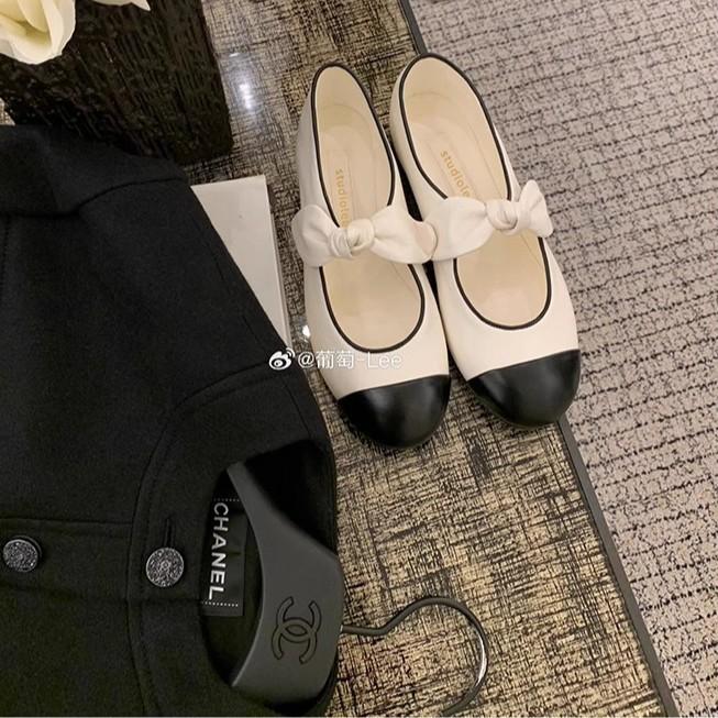 bow splicing round head leather versatile age reduction shallow mouth Mary Jane single shoes women s spring and autumn 35
bow splicing round head leather versatile age reduction shallow mouth Mary Jane single shoes women s spring and autumn 35