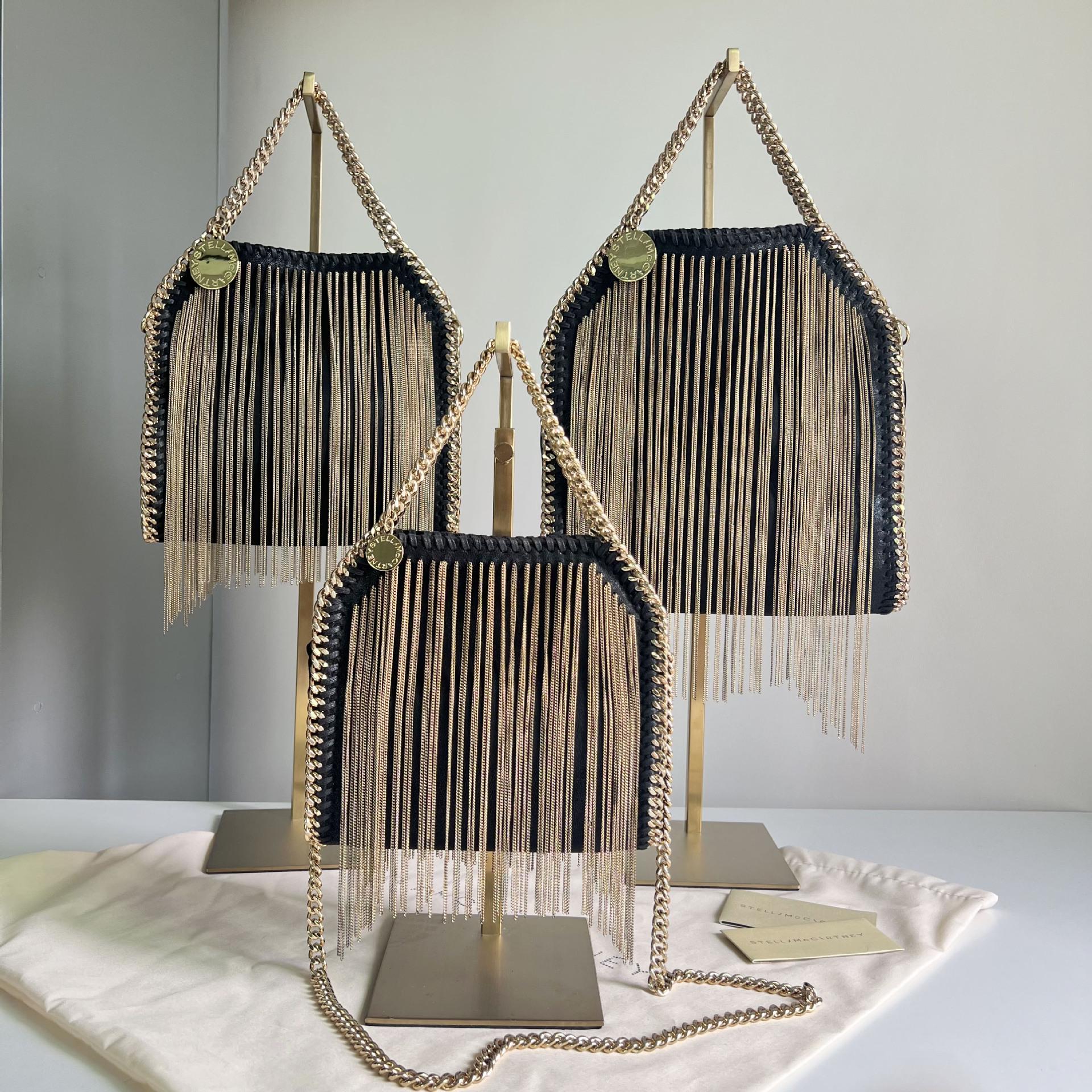 «Модная женская сумка с кисточками из Гуанчжоу — европейский и американский стиль» Medium 21*6.5*20cm
«Модная женская сумка с кисточками из Гуанчжоу — европейский и американский стиль» Medium 21*6.5*20cm