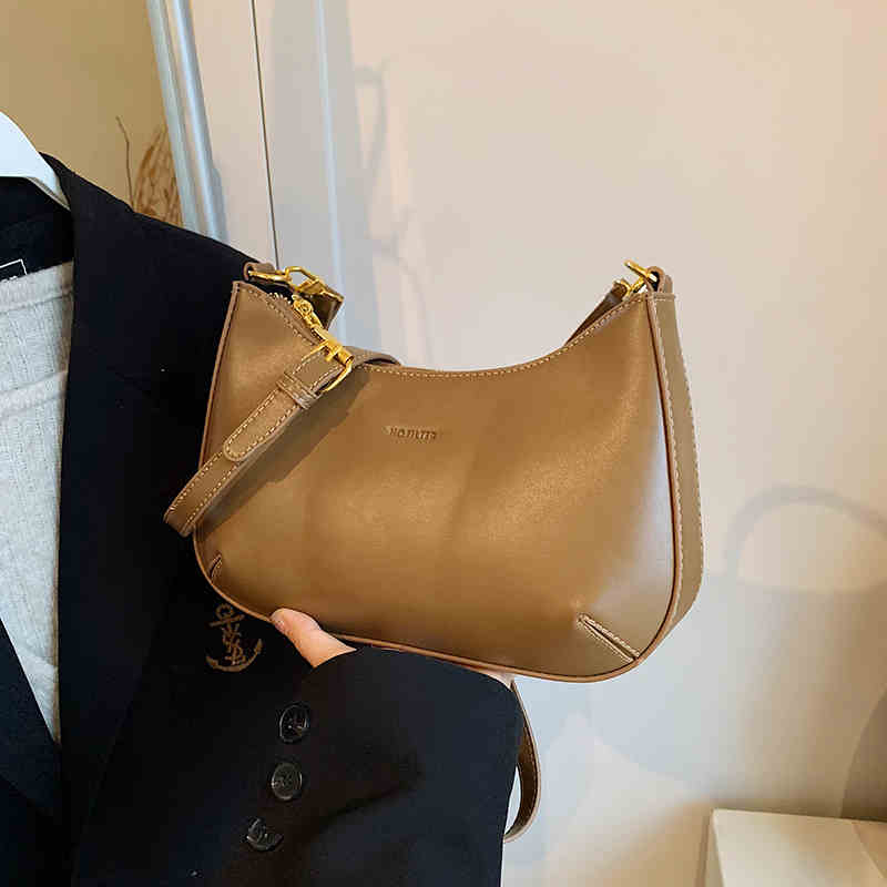 Сумка подмышкой красного цвета Temperament, женская, новая, легкая, роскошная, свадебная, универсальная, сумка через плечо на одно плечо
Сумка подмышкой красного цвета Temperament, женская, новая, легкая, роскошная, свадебная, универсальная, сумка через плечо на одно плечо