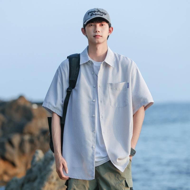 Men s White Striped Short Sleeve Button Down Shirt - Oversized Casual Summer Beach Shirt with Pocket L сірий
Men s White Striped Short Sleeve Button Down Shirt - Oversized Casual Summer Beach Shirt with Pocket L сірий