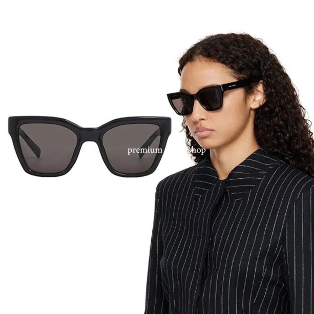 Yves Saint Laurent Black Cat-Eye Women s Sunglasses SL641 001 52 single
Yves Saint Laurent Black Cat-Eye Women s Sunglasses SL641 001 52 single