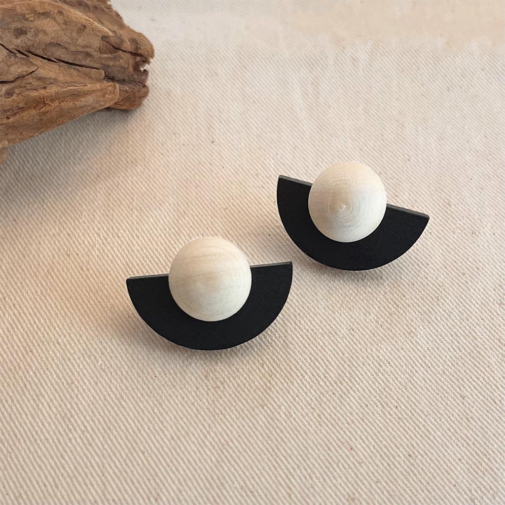 Кофейно-коричневые серьги-пусеты в стиле французского ретро-омбре - Нишевый дизайн для женщин
Кофейно-коричневые серьги-пусеты в стиле французского ретро-омбре - Нишевый дизайн для женщин