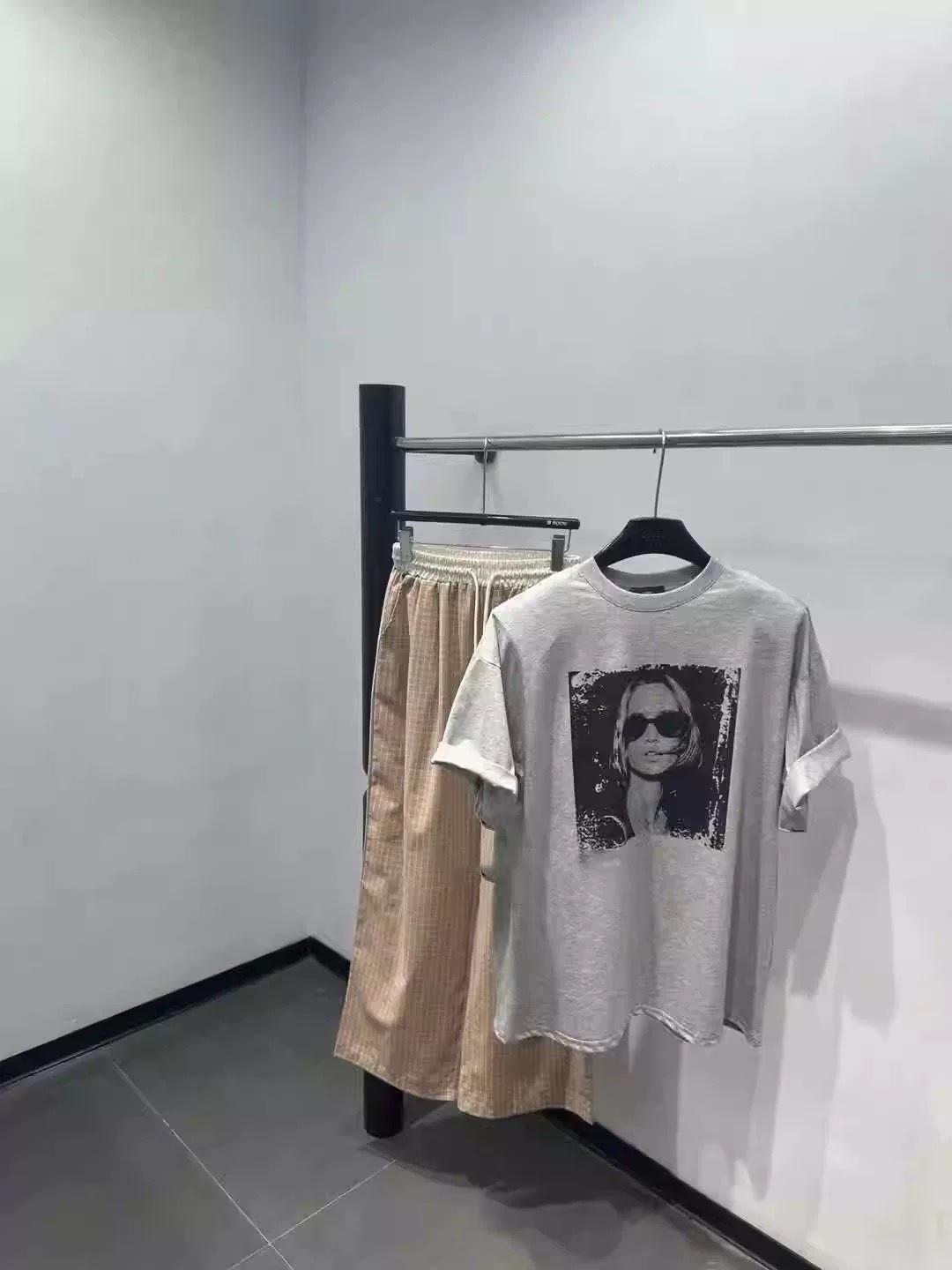 Women s Retro Portrait Print Plus Size Cotton T-Shirt - Korean Summer Fashion M
Women s Retro Portrait Print Plus Size Cotton T-Shirt - Korean Summer Fashion M