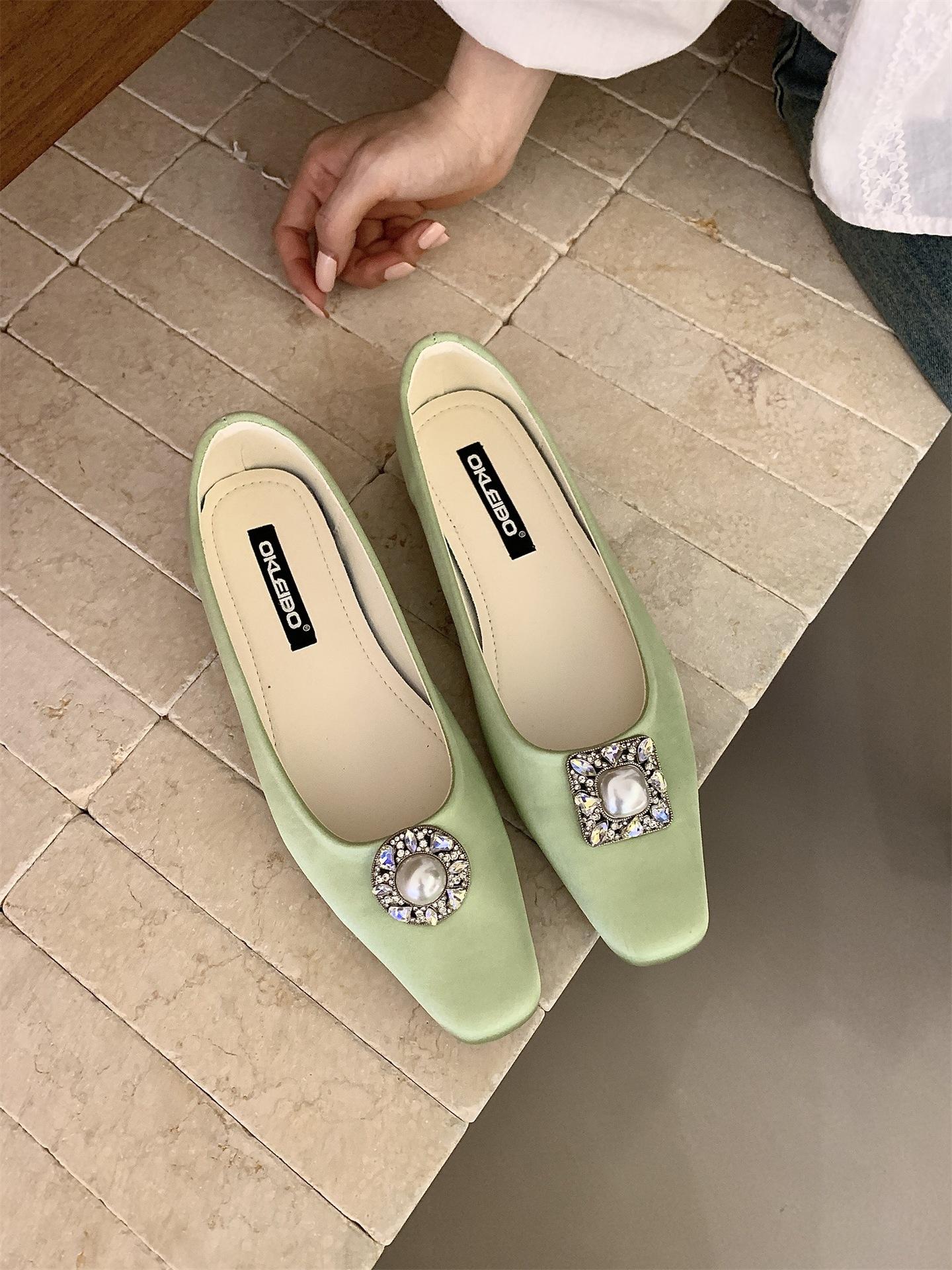 Spring And Summer Temperament Satin Rhinestone Square Head Shallow Mouth Flat Shoes Versatile Commuting Single Shoes Women 39 зелений
Spring And Summer Temperament Satin Rhinestone Square Head Shallow Mouth Flat Shoes Versatile Commuting Single Shoes Women 39 зелений