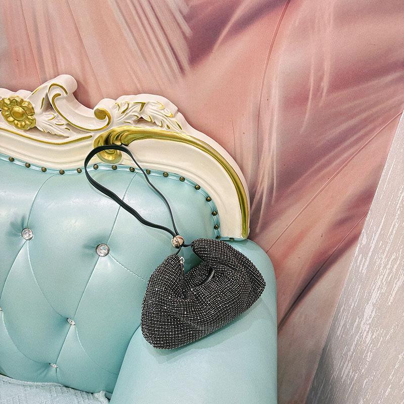 Trend Shiny Diamond-encrusted Women s Handbag Fashion Square Chain Bag Niche Design Dinner Bag Crossbody Bag чёрный
Trend Shiny Diamond-encrusted Women s Handbag Fashion Square Chain Bag Niche Design Dinner Bag Crossbody Bag чёрный