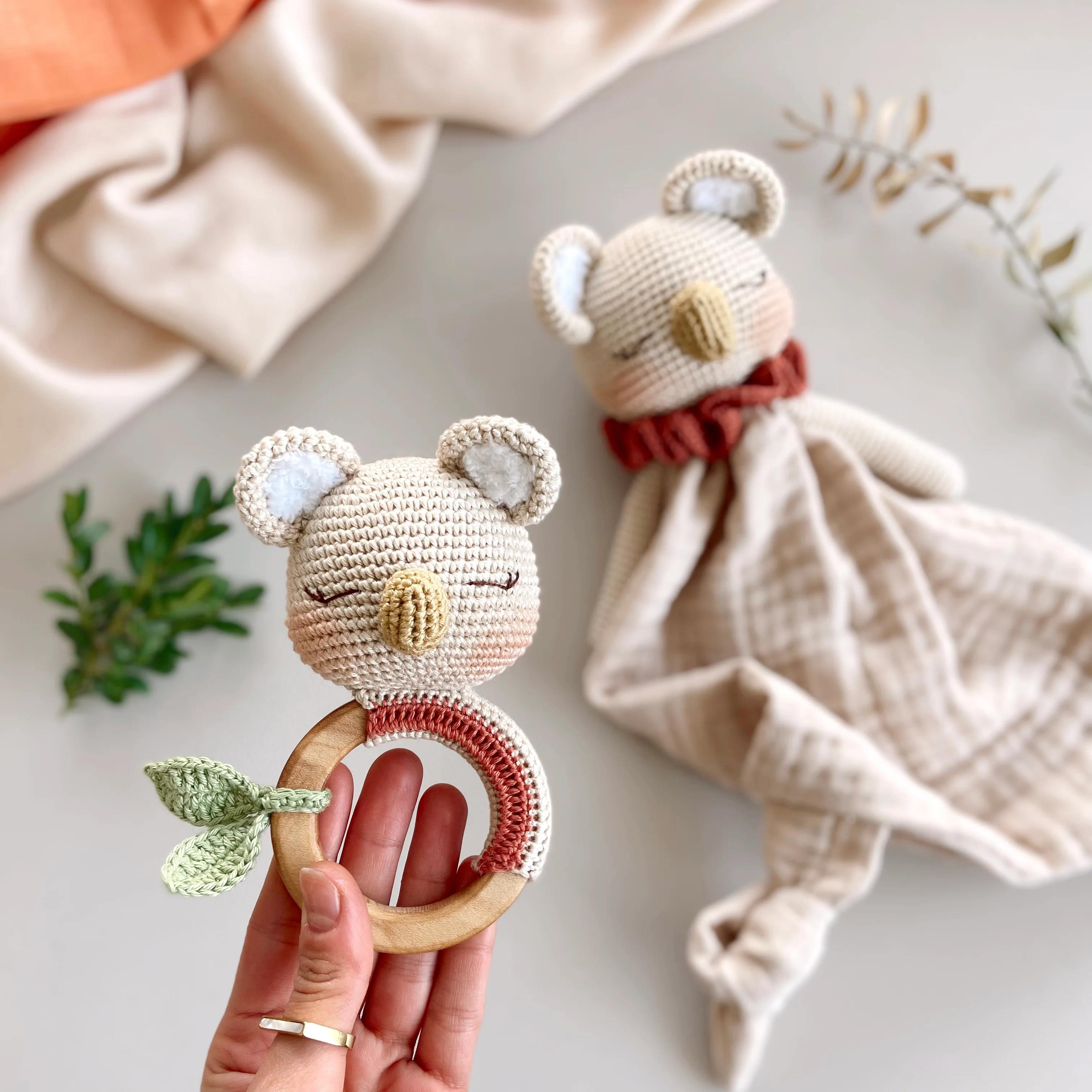 Муслиновая игрушка-спящий коала Amigurumi, хороший подарок для ваших детей, игрушка ручной работы, вязаная игрушка, амигуруми, безопасная и полезная для здоровья игрушка
Муслиновая игрушка-спящий коала Amigurumi, хороший подарок для ваших детей, игрушка ручной работы, вязаная игрушка, амигуруми, безопасная и полезная для здоровья игрушка