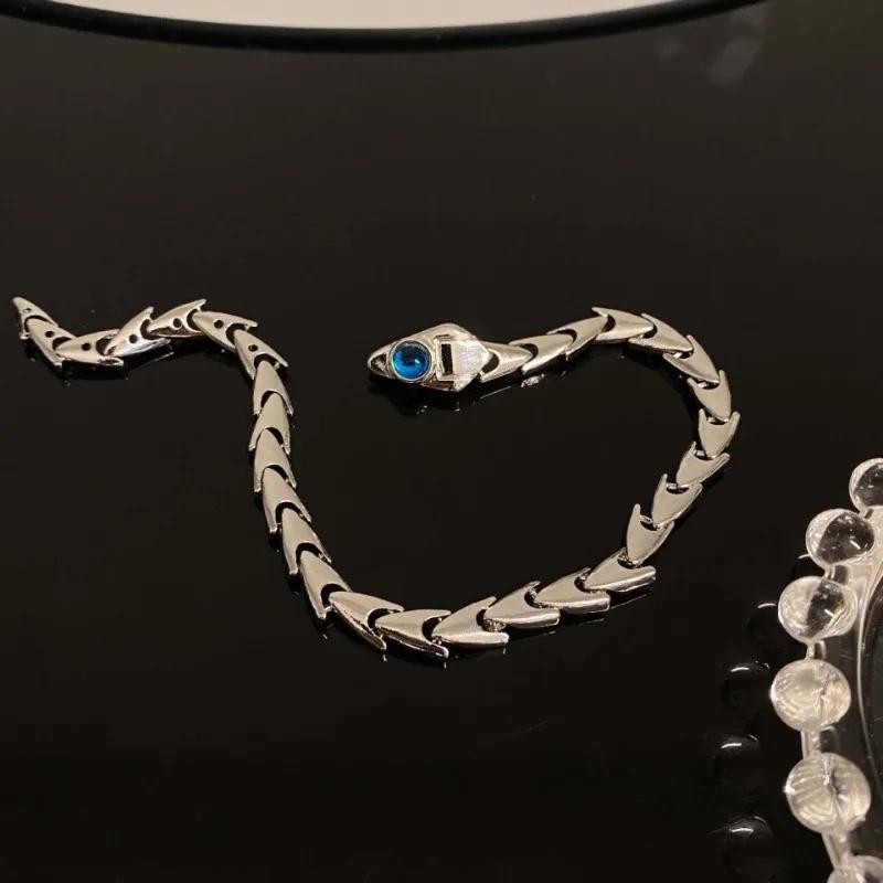 Новый персонализированный синий механический браслет со змеей в универсальном стиле на костном суставе
Новый персонализированный синий механический браслет со змеей в универсальном стиле на костном суставе