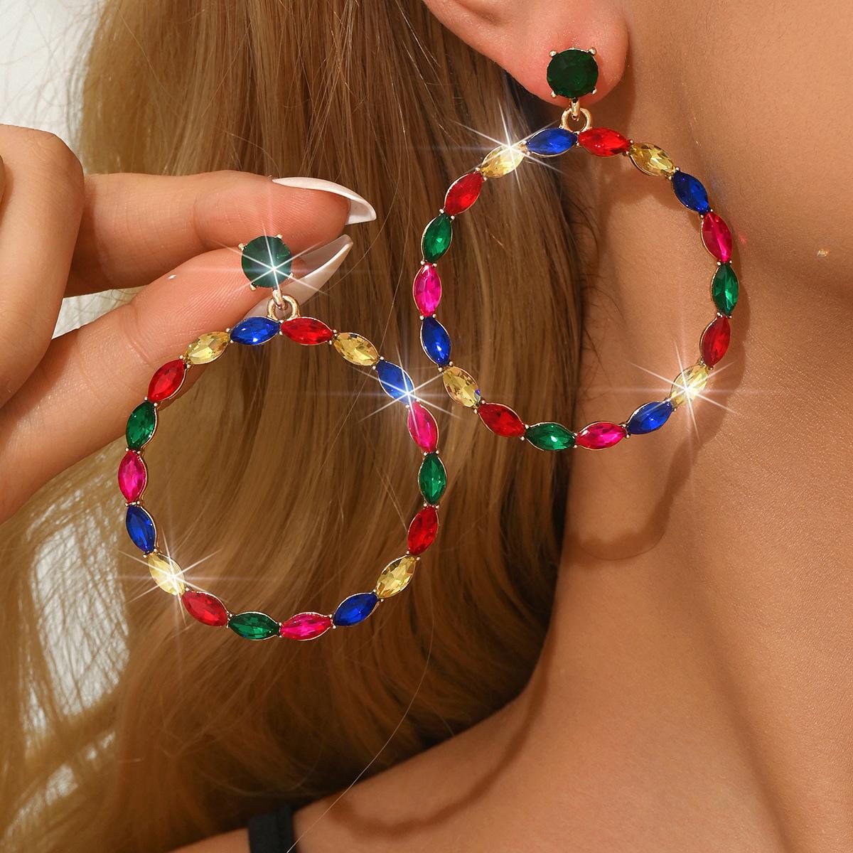 Large Circle Earrings For Women, Exaggerated Earrings, High-End Sense, Simple Temperament Of Earrings, Large Diamond-Set Earrings.
Large Circle Earrings For Women, Exaggerated Earrings, High-End Sense, Simple Temperament Of Earrings, Large Diamond-Set Earrings.